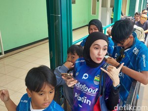 Antusiasme Bobotoh Jelang Persib All Stars Vs BVB Legends