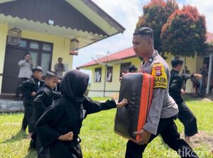 Misi Briptu Wahyu Tekan Aksi Tawuran Lewat Pencak Silat