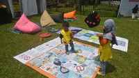 Festival Literasi Digital yang diselenggarakan Kementerian Komunikasi dan Informatika itu diisi dengan kegiatan hiburan, pengetahuan dan aktivitas menarik lainnya. 