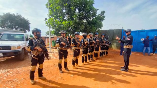 FPU 4 Indonesia menjalankan task order dari PBB untuk mengamankan aset camp FPU Kongo selama peralihan rotasi pasukan, di Bambari, Afrika Tengah