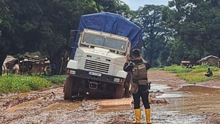 FPU 4 Indonesia menjalankan task order dari PBB untuk mengamankan aset camp FPU Kongo selama peralihan rotasi pasukan, di Bambari, Afrika Tengah. Total ada 30 personel dipimpin Danton SWAT Kompol Abdul Rahman dikirim ke Bambari, pada 6 September 2023.