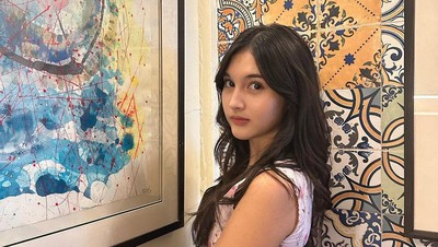 5 Pesona Gaby Rosse, Selebgram Kelahiran Kanada yang Suka Banget Pete