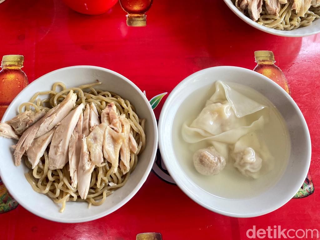 Gurih Alami Bakmi Ayam Kampung Racikan Pak Ahok, Pakai Kaldu Murni