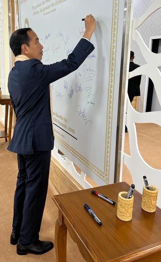 Jokowi Kunjungi Mahatma Gandhi Samadhi