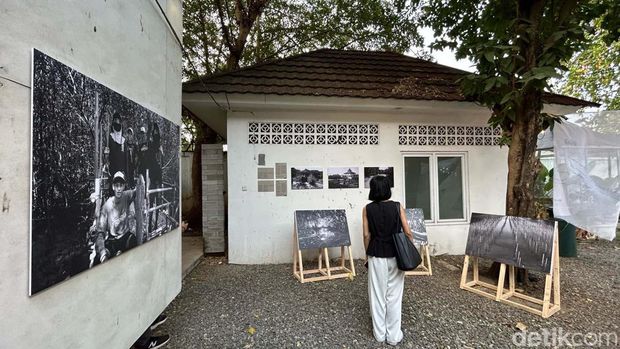Jakarta International Photo Festival atau JIPFest kembali digelar di kawasan Blok M, Jakarta. Pameran ini berlangsung 8-24 September 2023.
