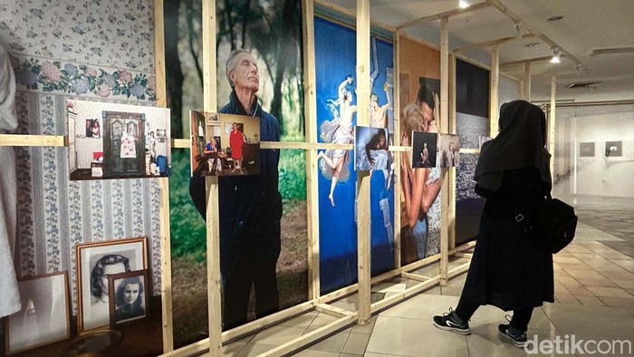 Melihat Beragam Karya Foto dalam Pameran JIPFest 2023 Jakarta International Photo Festival atau JIPFest kembali digelar di kawasan Blok M, Jakarta. Pameran ini berlangsung 8-24 September 2023.
