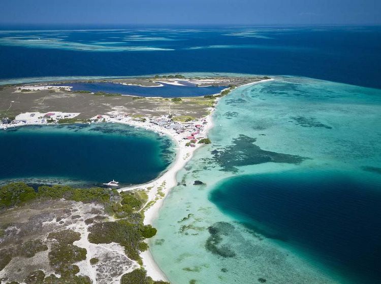 Melihat Keindahan Kepulauan Los Roques Venezuela