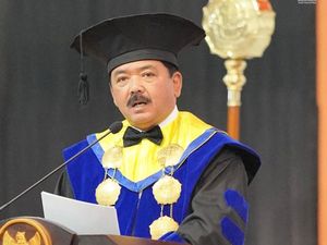 Ini Pesan Menteri Hadi Tjahjanto saat Hadiri Wisuda STPN di Sleman