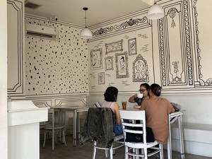 Unik, Noir Cafe Tawarkan Sensasi Masuk ke Dunia Kartun