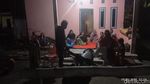 Potret Warga Tidur di Luar Rumah Pascagempa M 6,3 di Donggala Sulteng
