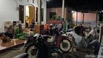 Potret Warga Tidur di Luar Rumah Pascagempa M 6,3 di Donggala Sulteng