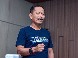 Kata Djanur soal Persela yang Dihuni Banyak Pemain Naturalisasi