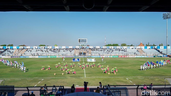 Pembukaan Liga 2 2023/2023 digelar di Stadion Surajaya Lamongan. Tepat sebelum laga Persela vs Persijap.