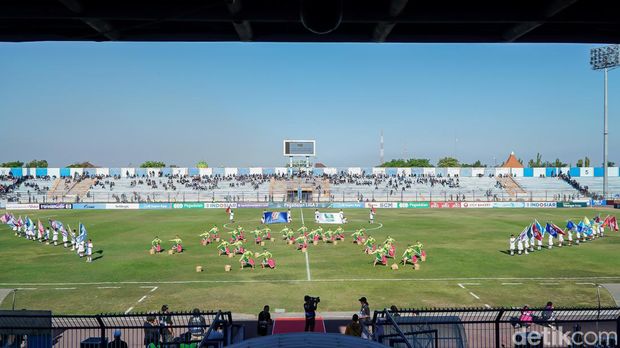 Pembukaan Liga 2 2023/2023 digelar di Stadion Surajaya Lamongan. Tepat sebelum laga Persela vs Persijap.