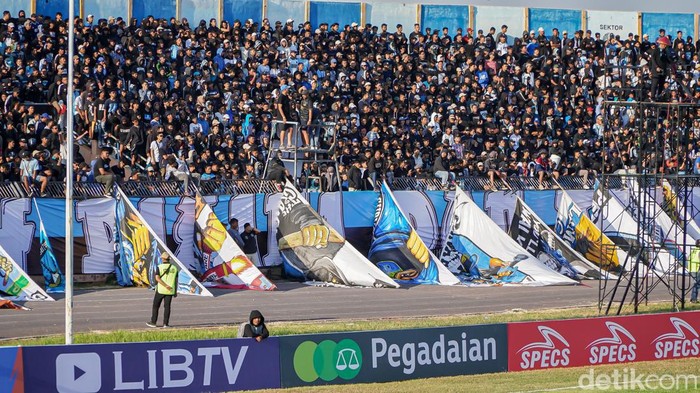 Pembukaan Liga 2 2023/2023 digelar di Stadion Surajaya Lamongan. Tepat sebelum laga Persela vs Persijap.