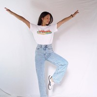 “Suamiku tidak main lagi sekarang dan kita membuat keputusan yang sulit. Jadi dia main di Persis Solo tahun lalu, dan di tahun ini mereka mau memperpanjang kontrak. Tapi, di Solo susah banget untuk keluarga kami mencari rumah, kehidupan, dan sekolah. Jadi kami memutuskan tidak usah lagi di Solo, kata Jennifer, seperti dikutip dari YouTube Melaney Ricardo. Foto: Instagram: @jenniferbachdim