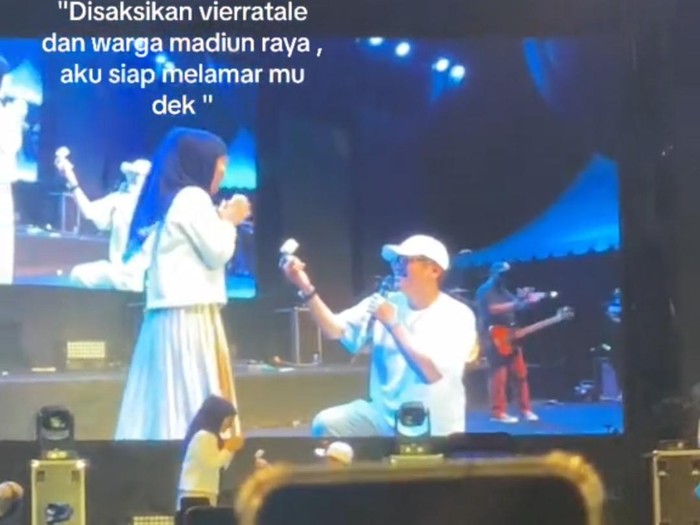 Pria Madiun melamar kekasihnya di Konser Vierratale