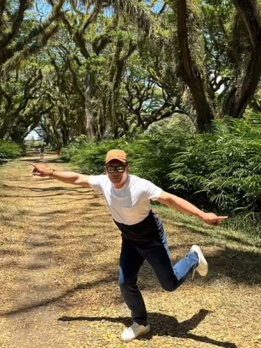 Ridwan Kamil saat berlibur ke De Djawatan Banyuwangi.