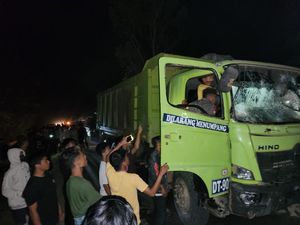 Sopir Truk Mabuk di Sultra Diamuk Massa gegara Tabrak Pengendara Lain