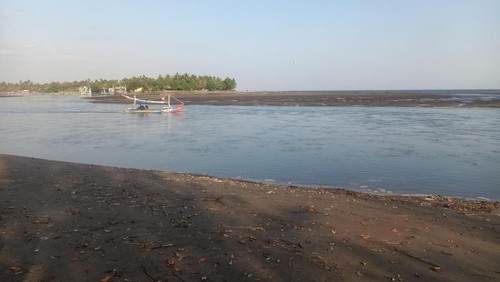 Tanjung Tangis, atau ujung barat Muara Perancak, Desa Perancak, Kecamatan Jembrana, Kabupaten Jembrana, Bali beberapa waktu lalu. (I Putu Adi Budiastrawan/detikBali).
