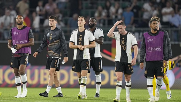 German players are dejected after an international friendly soccer match between Germany and Japan in Wolfsburg, Germany, Saturday, Sept. 9, 2023. Japan won 4-1. (AP Photo/Martin Meissner)
