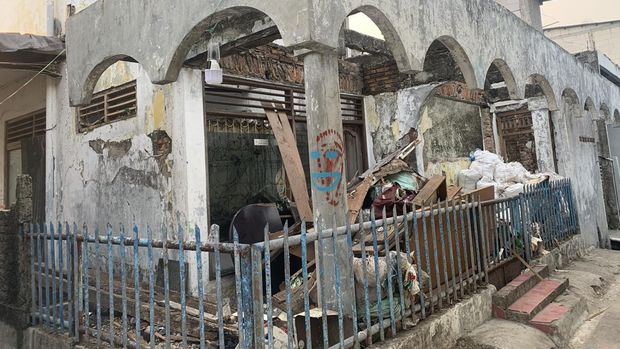 Warga Tangkap Lagi 1 Ular Sanca dari Rumah Kosong di Jaktim (Mulia Budi-detikcom)