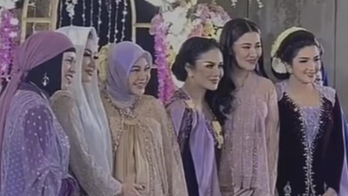Aaliyah Massaid dan Reza Artamevia kenalan dengan ibunda Thariq Halilintar.