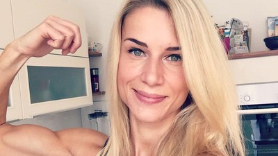 8 Potret Polwan Tercantik Jerman yang Diblokir Tinder karena Pesonanya