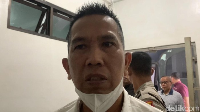 AKBP Achiruddin tiba di PN Medan jelang sidang tuntutan. (Raja Malo Sinaga/detikSumut)
