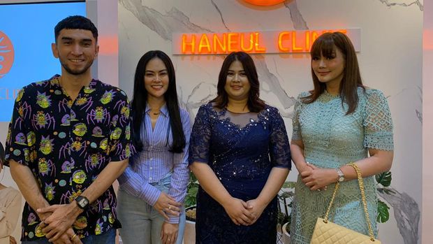 Anita Hara saat mendatangi klinik Haneul