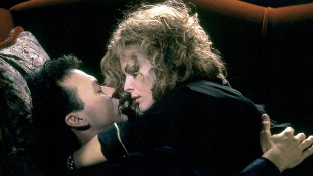 Cuplikan adegan di film Batman Returns (1992).