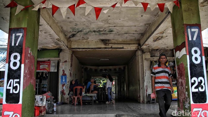 Plang nama Blok C5 Rusun Marunda Jakarta, roboh akibat keropos pada 30 Agustus 2023. Begini kondisi bangunan Rusun Marunda Blok C yang dinilai sudah tidak layak.