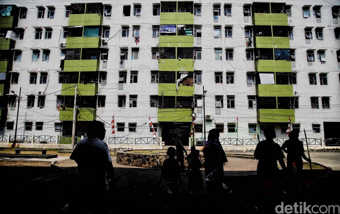 Plang nama Blok C5 Rusun Marunda Jakarta, roboh akibat keropos pada 30 Agustus 2023. Begini kondisi bangunan Rusun Marunda Blok C yang dinilai sudah tidak layak.