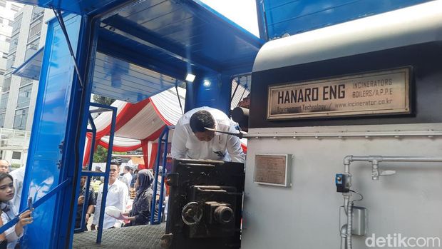 BNN memusnahkan ratusan kilo narkotika berbagai jenis dari 13 kasus yang diungkap sejak Juni. Narkotika tersebut terdiri dari sabu, ganja, hingga ekstasi. (Annisa AR/detikcom)