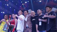 Pertandingan tinju itu memang digelar di Bali. Ada Hotman Paris yang turut hadir dalam acara tersebut. Foto: instagram dinar candy