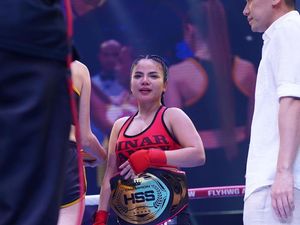 Pose Dinar Candy Usai Menang Tinju Lawan Pamela Safitri
