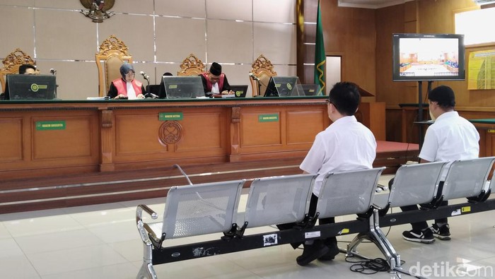 Dua petinggi PT SMA divonis 2 tahun penjara di kasus proyek CCTV Bandung Smart City. Sidang digelar di Pengadilan Tipikor Bandung, Senin (11/9/2023).