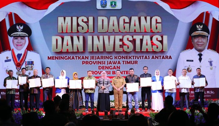Gubernur Jawa Timur Khofifah Indar Parawansa memimpin Misi Dagang dan Investasi antara Provinsi Jatim dan Banten di Aston Serang Hotel & Convention Centre, Serang, Banten
