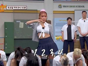 Hwasa Tampil ala Britney Spears di Knowing Brothers, Kena Kritik Netter Lagi!