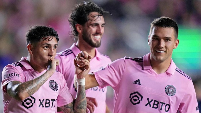 Sep 9, 2023; Fort Lauderdale, Florida, USA; Inter Miami CF midfielder Facundo Farias (11) celebrates after scoring a goal against Sporting Kansas City during the second half at DRV PNK Stadium. Mandatory Credit: Rich Storry-USA TODAY Sports