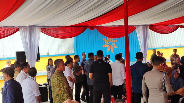 Jokowi Tinjau Gudang Bulog Sunter Timur II Kelapa Gading di Jakut