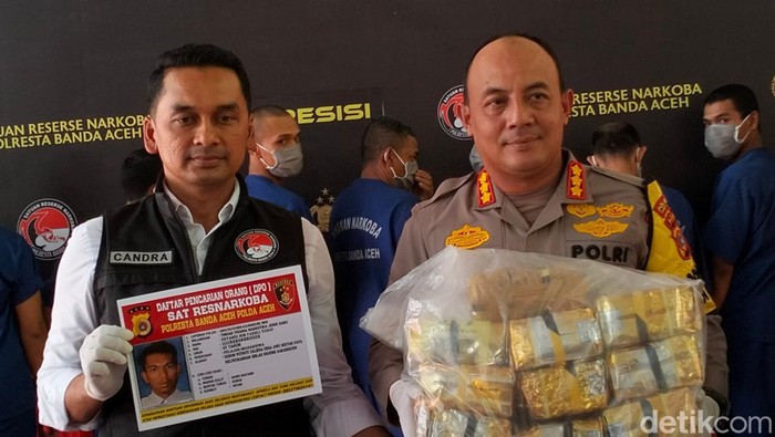 Kapolresta Banda Aceh Kombes Fahmi Irwan Ramli saat paparan kasus sabu (Agus Setyadi/detikSumut)