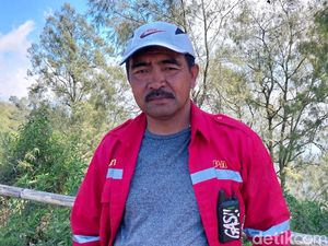 Cerita Ngeri Relawan Terjebak Api saat Padamkan Kebakaran Bromo