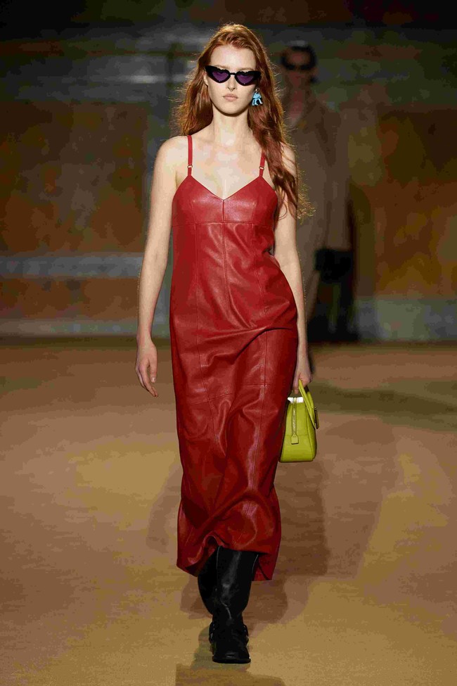 Fashion show koleksi Coach untuk musim semi 2024 di New York Public Library, New York, [8/9/2023].  Foto: Dok. Coach.