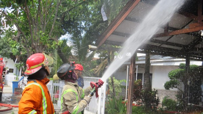 Rumah Jabatan (Rujab) Dirlantas Polda Sulawesi Selatan (Sulsel) Kombes Pol Dr I Made Agus Prasetya mengalami kebakaran.