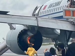 Ngeri! 146 Penumpang Dievakuasi dari Pesawat Air China yang Terbakar
