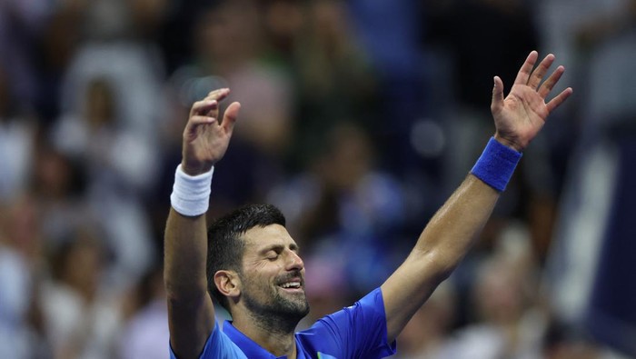 Tennis - U.S. Open - Flushing Meadows, New York, United States - September 10, 2023 Serbias Novak Djokovic celebrates winning his final match against Russias Daniil Medvedev REUTERS/Mike Segar