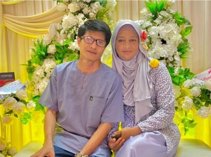 Pasangan Hawazalina Mohd Othman (46 tahun) dan Mohd Ezwani Ahmad Nazeri (45 tahun), bercerai sejak Juni 2022 dan kembali rujuk.