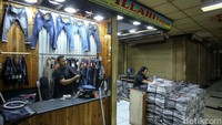 Sepinya pasar membuat penjual kini melakukan penjualan secara online.  