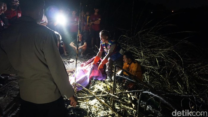 petani tebu tewas terbakar